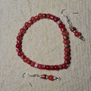 Handmade stretch bracelet and earrings.
